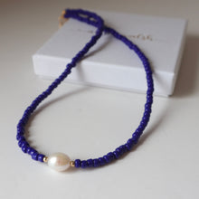 Load image into Gallery viewer, Blue seed bead freshwater pearl necklace
