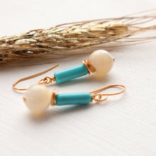 Load image into Gallery viewer, Mother of pearl handmade earrings