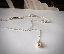 Load image into Gallery viewer, Lariat Pearl Necklace