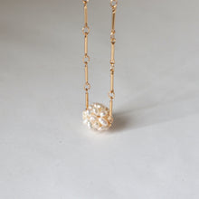 Load image into Gallery viewer, Cluster Pearl Necklace