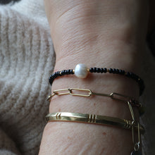 Load image into Gallery viewer, Pearl & Black Bracelet