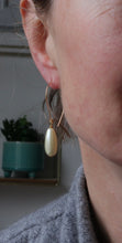 Load image into Gallery viewer, Ivory pearl earrings