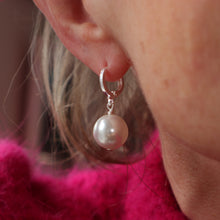 Load image into Gallery viewer, White pearl huggie earrings