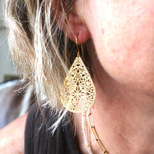 Load image into Gallery viewer, Gold Filigree Earrings