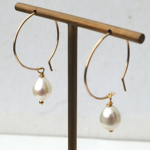 Gold filled hoop earrings with freshwater pearls 