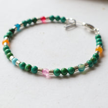 Load image into Gallery viewer, Green Gemstone Bracelet