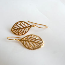 Load image into Gallery viewer, Gold leaf earrings