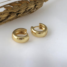 Load image into Gallery viewer, Gold Chunky Huggie Earrings