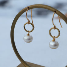 Load image into Gallery viewer, White Pearl Gold Earrings