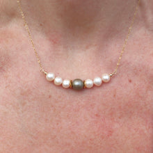 Load image into Gallery viewer, Cream pearl necklace
