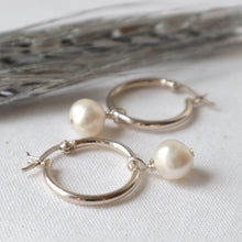 Load image into Gallery viewer, sterling silver freshwater pearl Irish earrings