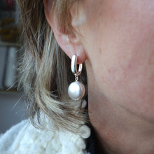 Load image into Gallery viewer, Coin Pearl Earrings