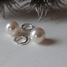 Load image into Gallery viewer, White pearl huggie earrings