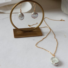 Load image into Gallery viewer, Keishi Pearl Earrings