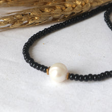 Load image into Gallery viewer, Pearl &amp; Black Beaded Necklace