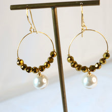 Load image into Gallery viewer, Pearl and Crystal Earrings