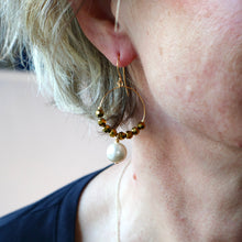 Load image into Gallery viewer, Pearl and Crystal Earrings