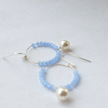 Load image into Gallery viewer, Delicate Blue crystal Pearl Hoop Earrings