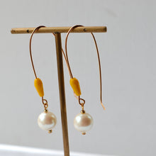 Load image into Gallery viewer, Yellow and Pearl Earrings