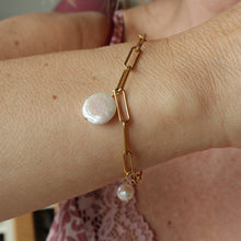 Load image into Gallery viewer, White pearls and gold handmade bracelet