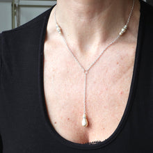 Load image into Gallery viewer, Lariat Pearl Necklace