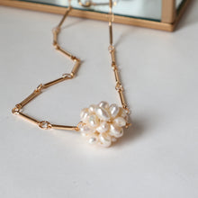 Load image into Gallery viewer, Cluster Pearl Necklace