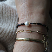 Load image into Gallery viewer, Pearl &amp; Black Bracelet