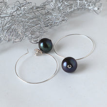 Load image into Gallery viewer, Peacock Pearl Earrings