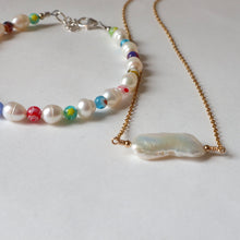 Load image into Gallery viewer, millifiore glass beads and freshwater pearl bracelet