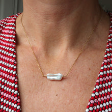 Load image into Gallery viewer, Pearl Bar Necklace