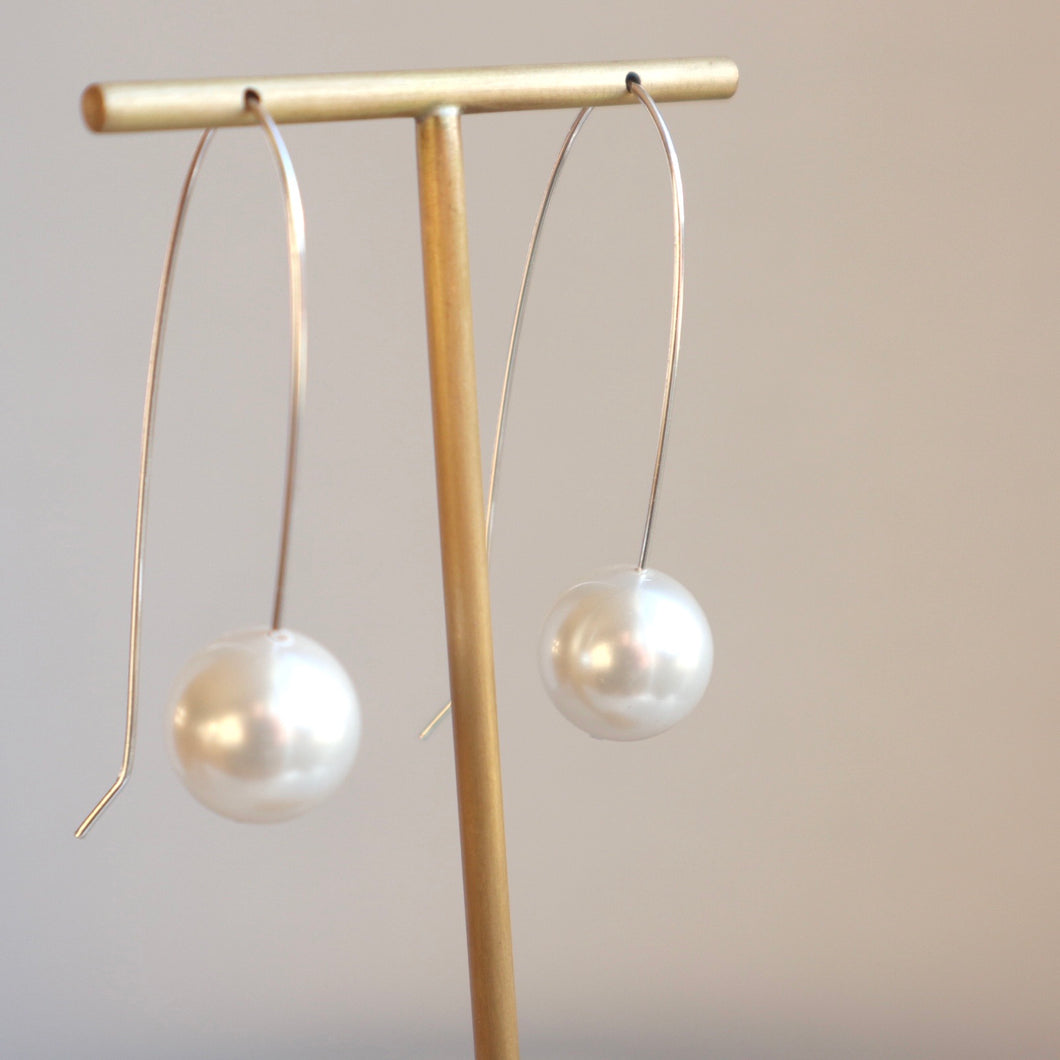 swavorski white pearl earrings